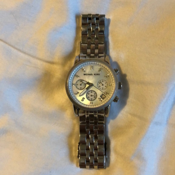 michael kors silver watch - Picture 3 of 3